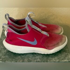 Nike Girls Kids Flex Runner Fireberry Sneakers, Size 2